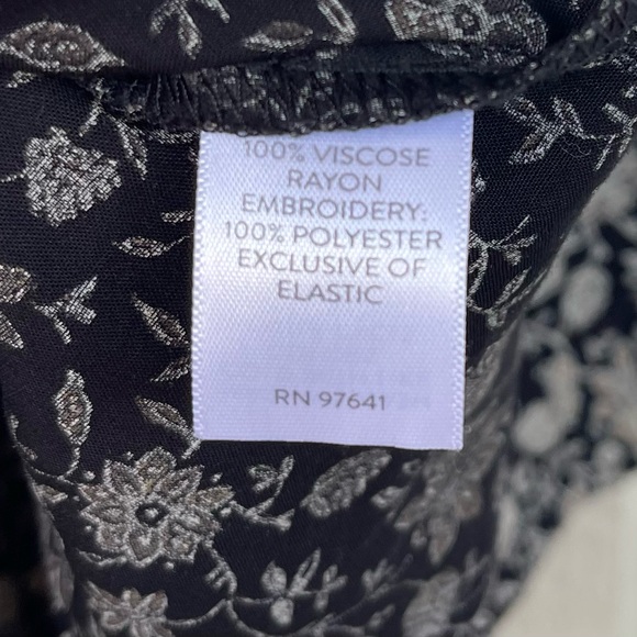 J Jill Top Womens XL Floral Smocked On or Off-Shoulder Top - Picture 8 of 8